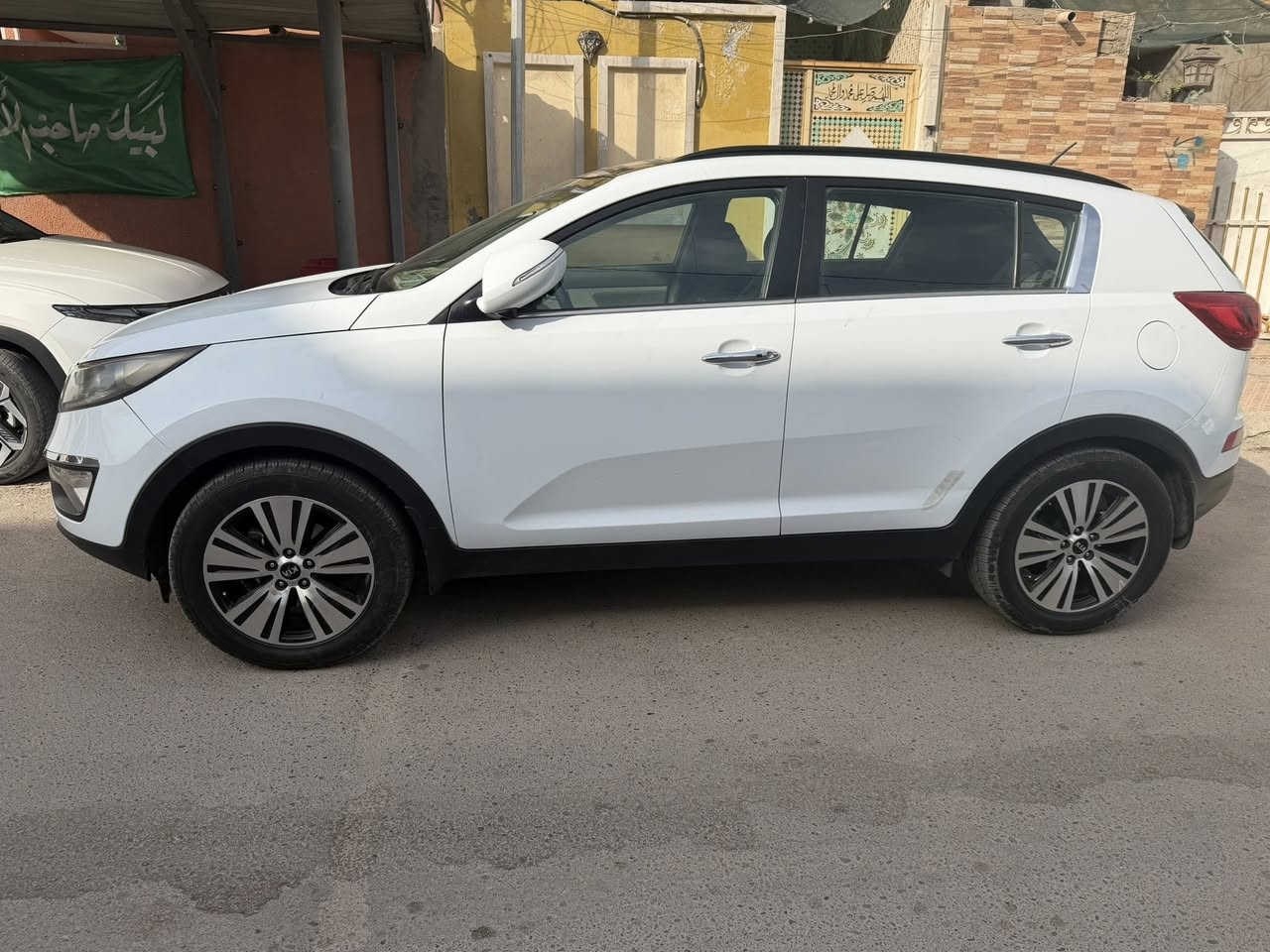 سبورتج 2015 خليجي 
بصمه 
بانورما
گشن سايق كهرباء 
بيها بارد DAF
سعر 155 وبيها مجال 
***********
