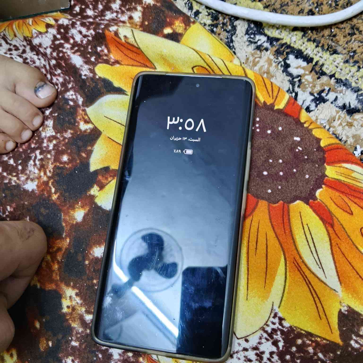 سلام وعليكم اقراء كلشي قبل لا تراسلني  هونر اكس ٩ سي جهاز استعمال ٣ اسابيع 
مواصفاته معروفة مقاوم للماء والكسر جيس الشركه ع شاشة بعدني ما رافعه كرتونه وشاحنه وكفر ووصل الشراء كاملات موجودات بعدة بالضمان ضمانه مدة سنه كاملة 
نقرتين ع شاشة يشتغل ونقرتين يطفه ترفعه جهاز يشتغل جهاز مواصفاته متخلص وكلش هواية كما موضح بالفديو 
ذاكرة ٢٥٦ 
سبب البيع رجعت ع ايفون 
التواصل خاص او ع رقم 
***********
بياع شراي مابيعلك لان جهازي استعمال شخصي مال بيت
مكاني بغداد مدينة الصدر توصيل ماعندي
