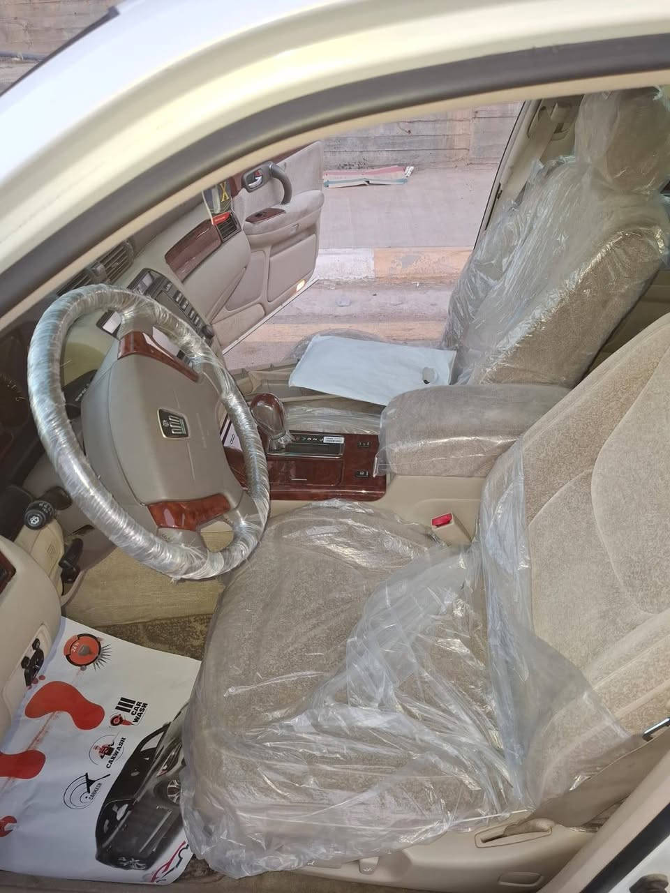 ملكه دكمتين كرستال كفاله عامه تسجيل جديد قرار ١٠٢ رقم أنبار سنويه اليوم أستلمت السياره كارتون 
مكان السياره الفلوجة 
السعر ١٤٥ وبيها مجال لشراي
للإستفسار ***********
