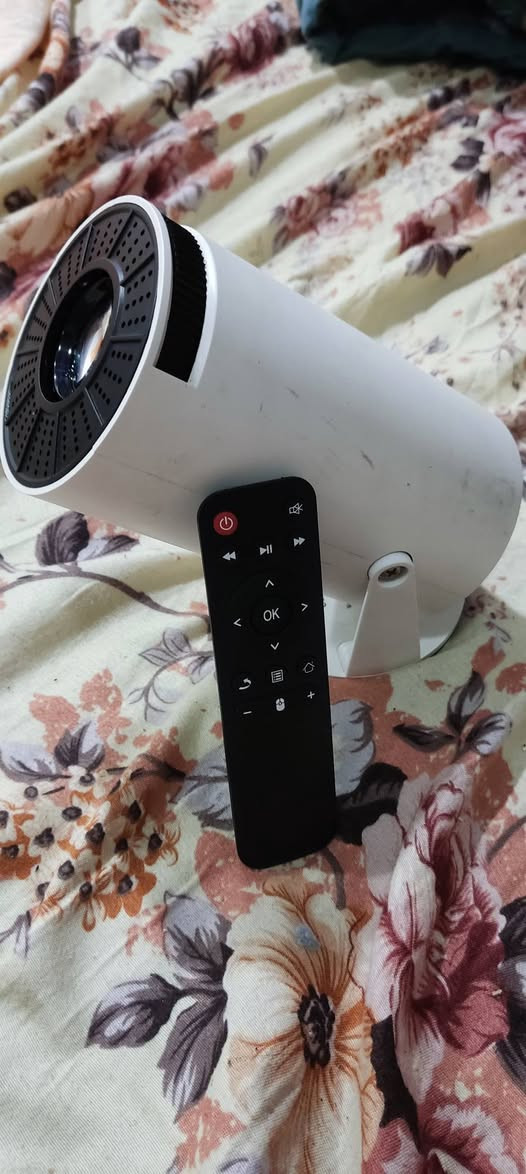 سلام عليكم داتشو للبيع دقه4k وبيهه HD بيهه هواي موصفات مثل تربطهه بتلفون تتحكم بل حجم تتحكم بل دقه يعني هواي موصفات بيهه تجي شوفهه وتفحصهه عجبتك اخذهه اكو هواي نوعيات مثل هاذه شكل اكو نواع كولش هواي بس مراح تلكه مثل هاي هاي خذتهه من مزاد مو محل او بيج  سعر 60 
راسل خاص اجوبك دايركت مكاني رابرين مقابيل بانزين خانه دروازه،


**إذا كنت صاحب هذا الإعلان وتريد حذفه لأي سبب، رجاءا أرسل رسالة إلى الدعم الفني**