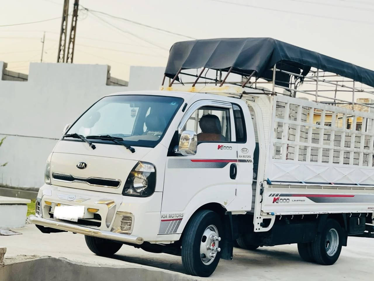 كيا فحل 4000
موديل 2018
ماشيه263 الف
جاهزه كير محرك شرط ترايك وين من تريد
رقم ديالى دولي مشروع وطني راعيها الشرعي بگيارة تحويل بأي محافظه تعجبك جاهزه ومكفوله بدون ضرر ولا نقص شرط بس شغل وتطلع على الشغل سيارة مال بيت ومال عمال
للأستفسار
‭0773 413 9791‬
