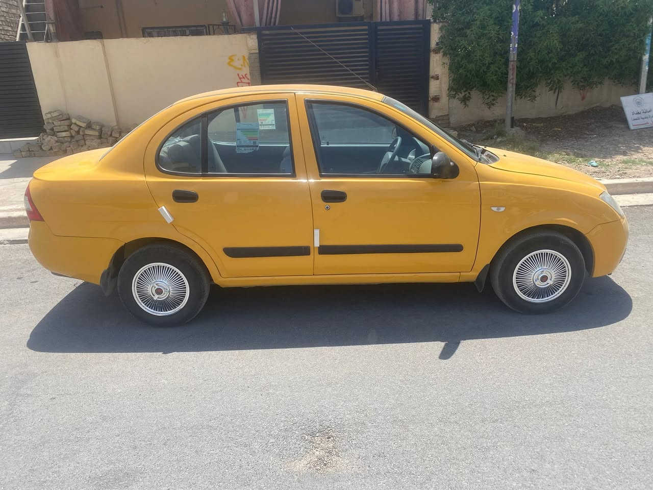 طيبة ٢٠١٥ بدون ظربة وصبغ بيهة ملاحظات بسيطة فقط
تحويل مباشر سنوية جديدة 
مكانهة بغداد الكرخ وهاي الصور نظافتهة صيانة امانت الله 
محرك جديد وصل وياه
كلج جديد
بور
بريك منظومة كاملة 
تبريد ثلج 
مناقصهة شي مكانهة بغداد الكرخ 
***********
سعرهة ٣٨
وبلخير على الياخذهة
