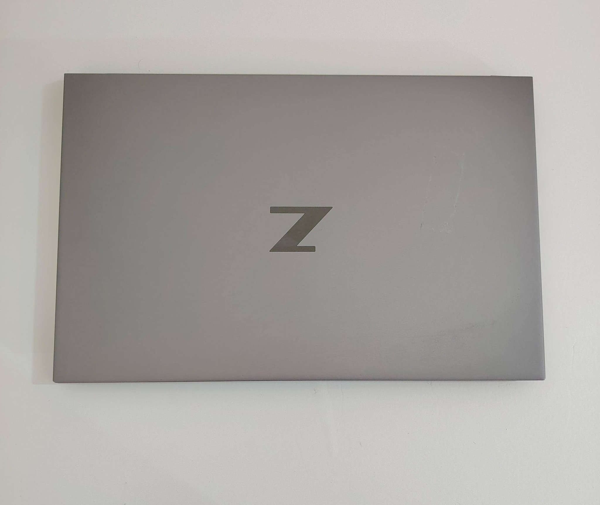 القوية من HP ZBOOK
Hp zbook Studio G7 Workstation 

Core i7-10850 H 
كوراي سفن الجيل العاشر
فئة معالج H

32GB  ddr4
رام حجم 32 كيكا ددر4 قابل للتطوير ( قابل للزيادة والنقصان )

512GB  ssd m.2 Samsung
هارد نص تيرا سامسونج
قابل للتطوير ( قابل للزيادة والنقصان )

Nvidia Quadro T1000  with Max-Q Design
كرت شاشة خارجي نيفديا 4 كيكا 
 
Intel UHD Graphics 8 gb
كرت شاشة داخلي انتل 8 كيكا

15.6 FHD
شاشة حجم 15.6 دقة فول اجدي 

السعر: 765 الف دينار

🎁 ويّه اللابتوب تحصل: ✔️ حقيبة
✔️ شاحن أصلي
✔️ ماوس
✔️ ماوس باد
✔️ تغليف مرتب داخل كرتونة

🛠️ قبل لا تستلم: ✅ تفحص الجهاز كامل براحتك
✅ تتأكد من المواصفات والنضافة قدام المندوب
✅ تنصيب ويندوز وبرامج أساسية + Office جاهز للاستخدام

🛡️ الضمان: ضمان أسبوع كامل بعد الاستلام على الجهاز

🚚 التوصيل: توصيل متوفر لكل محافظات العراق ويا الملحقات كاملة

📍 العنوان: بغداد — الأمين الثانية
📞 واتساب واستفسار: ***********
