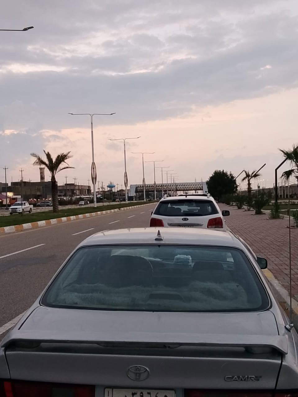 السلام عليكم ..للبيع كامري 2000
السيارة مناقصها شي كفالة عامة كير مكينة 
السيارة مصبوغة حزام … شرط التحويل سعرها 58 ورقة بيها مجال شي بسيط . مكانها فلوجة 
***********
