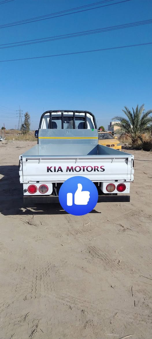 السلام عليكم ورحمة الله وبركاته سياره البيع موديل 2018سياره جديده  تخم تاير حداديه خير من الله مكينه شرط لا تبخير ولا تنقيص تبريد ثلج سياره جاهزه مكفوله كفاله عامه لا صبع لا تبديل شرط سياره برغي ما ناقصها تحويل ثاني يوم لاستفسار *********** او اسيا *********** وبيك خير وتدلل ابو حيدر رقمها قادسيه نكليزي بارد بس لأسود فقط
