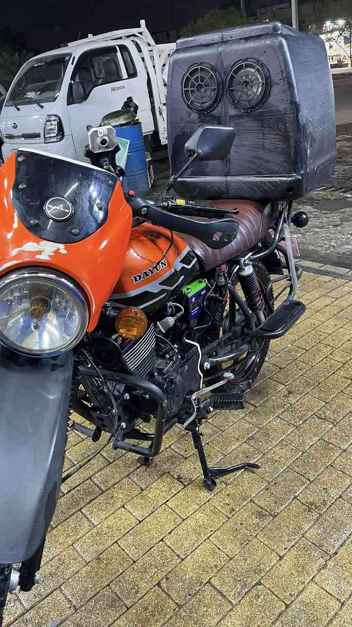 السلام عليكم دراجة دايون جبلي موديل 2024 للبيع رقم وسنوية بغداد دراجة ماشية 22 الف اخت الزيرو دراجة كفالة عامة من البرغي للبرغي تفر العراق كلة ودراجة جبتهة حتى مطلعت بيهة للشغل السعر مليونين و٦٠٠ المكان بغداد مدينة الصدر الرقم *********** للاستفسار اكثر علواتساب لان مامتواجد بل فيس
