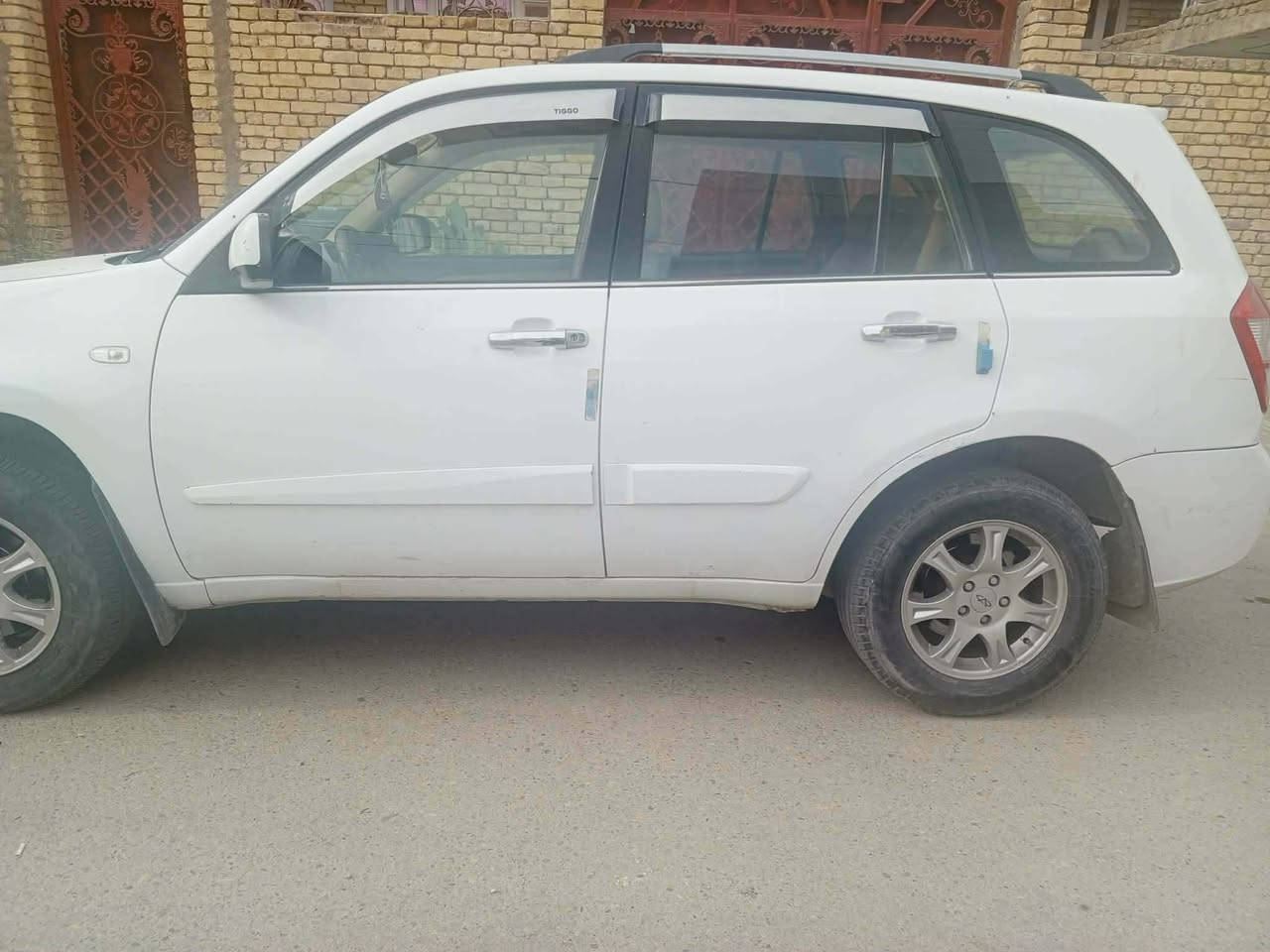 تيكو ٢٠١٢  السعر ٥٢  سياره مكفوله سونار مرفق بالصور كير ومكينه جدد كهربائيات جدد تدفئه تبريد شغالات تخم تاير جديد بطارية جديدة سياره جاهزه رقم انكليزي بأسمي تحويل ثاني يوم العنوان الكوت مركز المدينه الكفاءات الشراي يتصل على الرقم ***********
