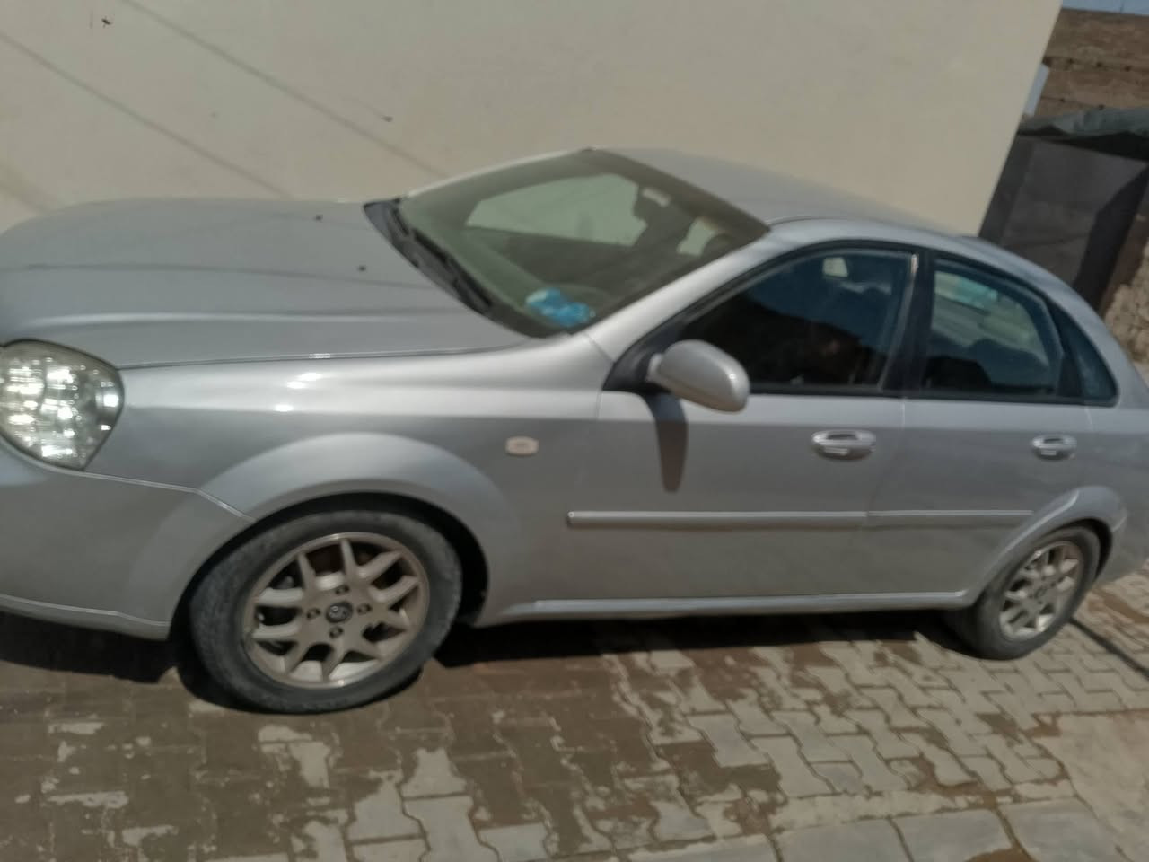 لاستي 2008 للبيع مكينه كير خير من الله تبريدها ماشتغل هذا الموسم حداديه نضيفه مصبوغع عام اثر جراد وموجود مقطع قبل صبغ السعر 60 عنواني بغداد نهايه حي اور للتواصل ***********
