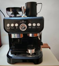 الة تحضير قهوه اسبريسو وطاحنة قهوه ومبخر حليب  مع تامبير وكوب تبخير ال...