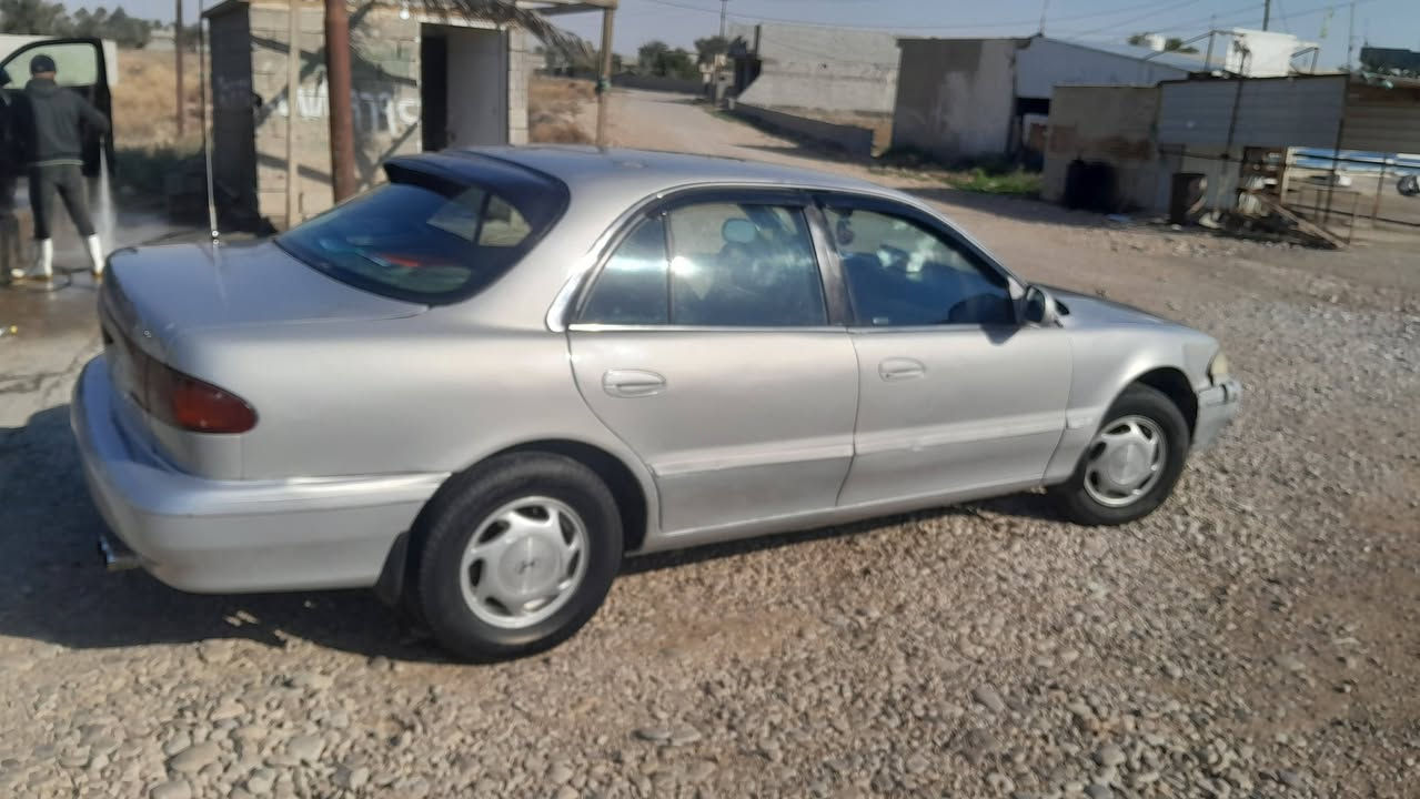 السلام عليكم رمضان مبارك///سياره سوناتا ٢ رقم بغداد دولي موديل ١٩٩٤ مصبوغه عام للجماليه السعر ٤٧$ وبيهه مجال قليل للاستفسار الاتصال على الرقم[***********]
