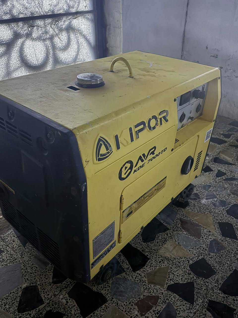 مولده  كاز .كاتم .  7 كيفي 28 امبير . مولده كلش نضيفه مستخدمه شي قليل  بلاديه مداخله اي تصليح نكره بالتشغيل على وضع لشركه . اخت الجديده 
مكاني شعب شارع مدارس. بغداد سعر800
للاتصال  ***********
