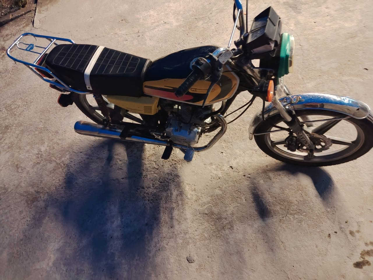 سلام عليكم دراجه سيفان دراجه خير من الله السعر 250 او بيه مجال  كلك كلك مكاني بابل محاويل قريت البعلوان هاذه رقمي ***********
