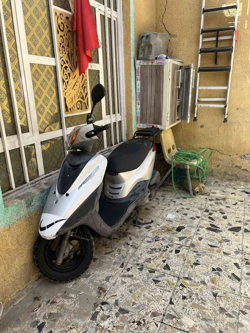 سلام عليكم شباب درجه بريز لايت فوك نضيفه مكينه حلو ما مفتوحه كفرها بس ل بجم ل فوك انكسر و بدلته و نقصها فقط سوته يي نقص ما بيها الدرجه غير هذن سعرها ٦٠٠ وبيها مجال بسيط التوصل مع الرقم ‭٠٧٧٦ ٢٠٤ ٨٧٣٨‬ مع مرروك ب درجه
