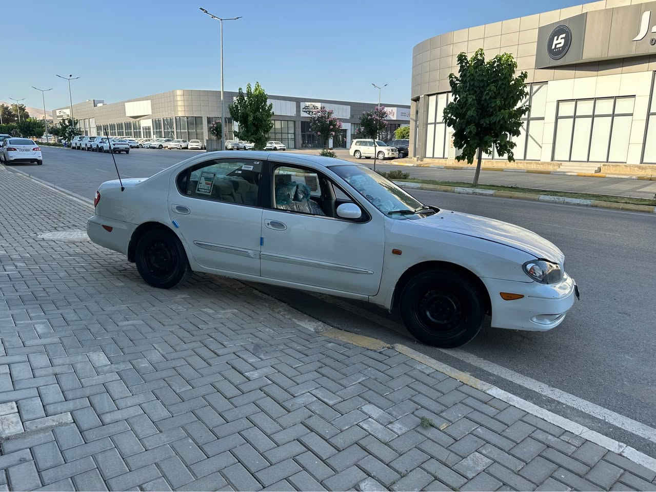 سةرتا بةناوي خواي گةورة 
نيسان ماگزيما 
موديل ٢٠٠٠
مةكينة ٣٠٠٠
گير توماتيك
شاشة ئايپات وكاميرة 
چوار جام كارةبا 
ئاوينةكارةبا 
چوار تايةي تازة 
بي تةقةورةقةية 
گيرومةكينةي بةشةرت 
ئارمة
سعري ٣٨كةلاو مةعامةلة 
*********** السليمانية, العراق
