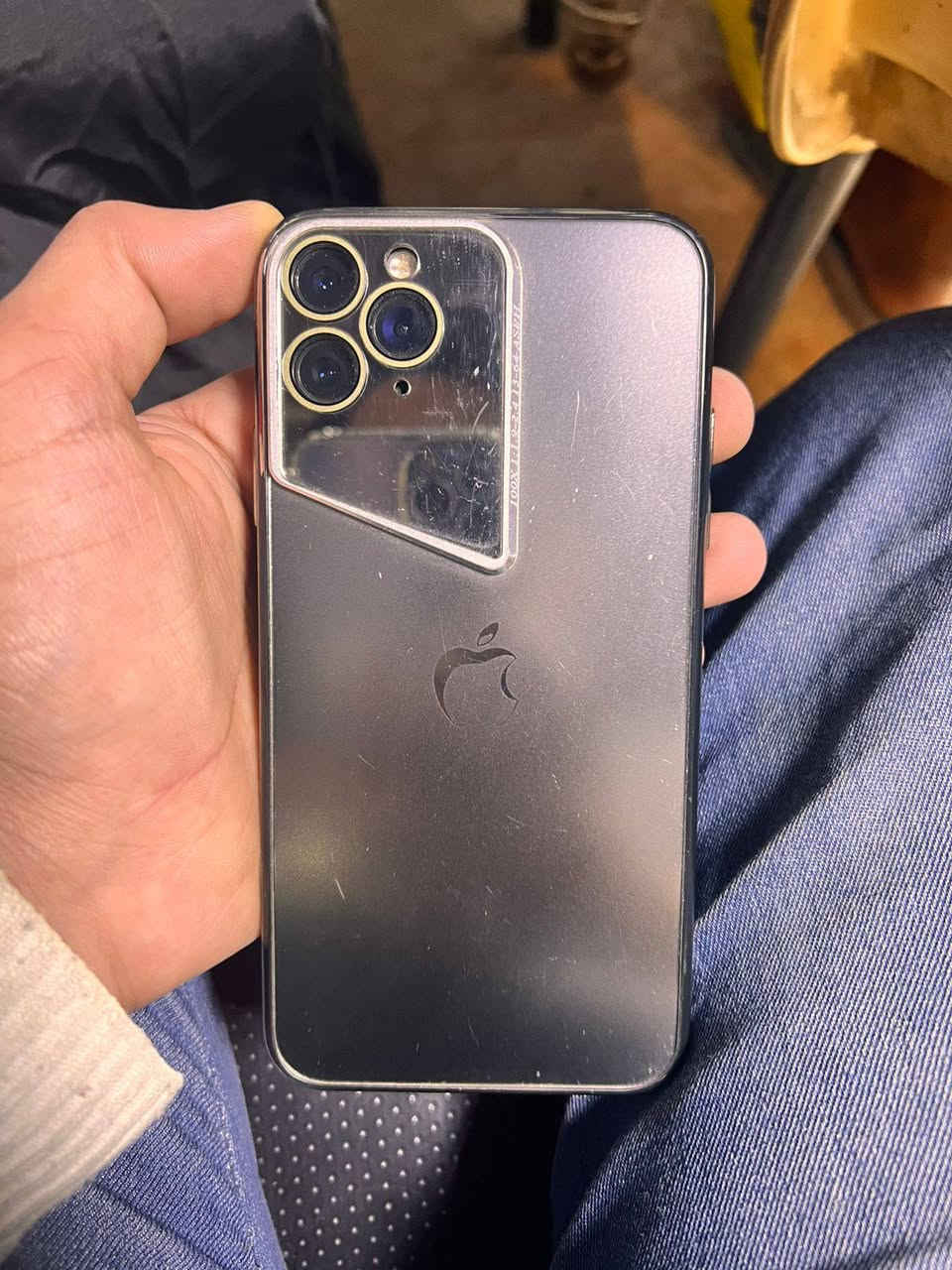 سلام عليكم جهاز ايفون 11 برو ماكس جهاز نضيف بطاريه 79 بلادي ما مفتوح بي بس هاذ لكسر لبل ضهر *********** عنوان حيور سعر 350
