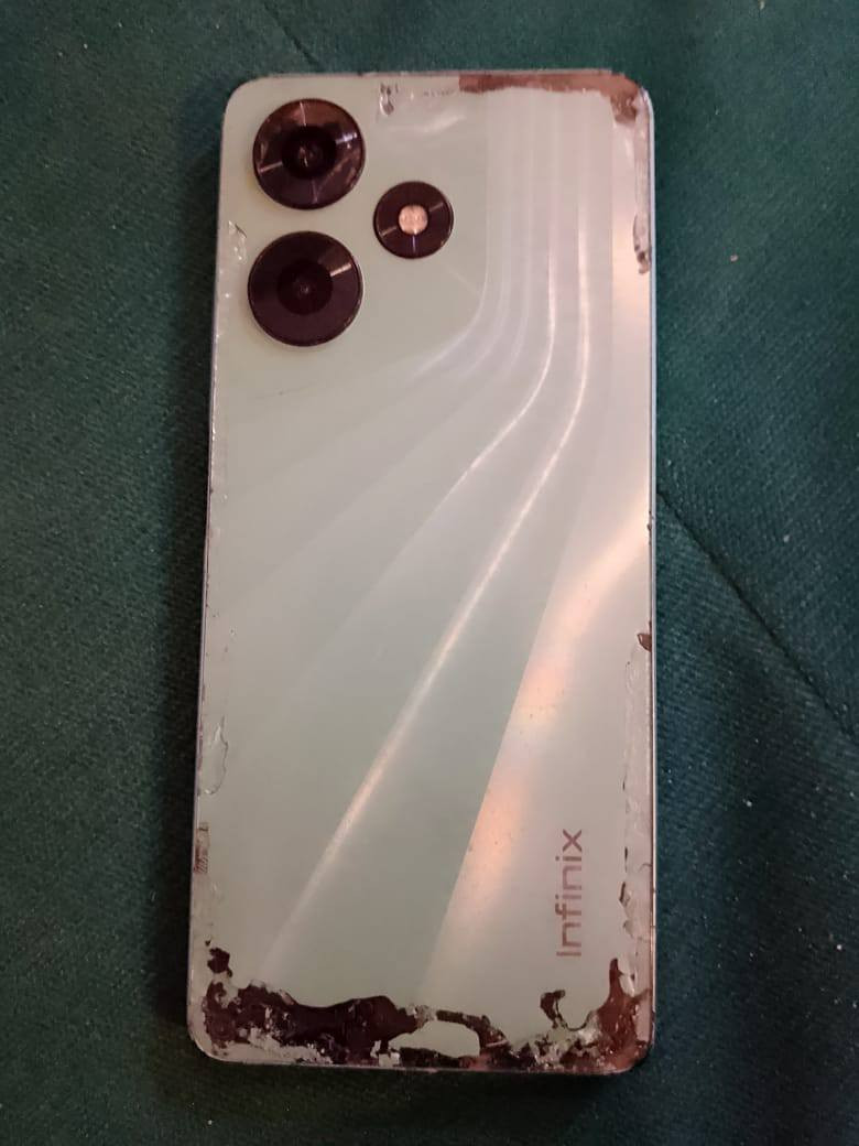 انفنكس هوت 30
ذاكره 256
ضهر راح لونه 
150بيه مجال قليل 
لاصمعي ***********
