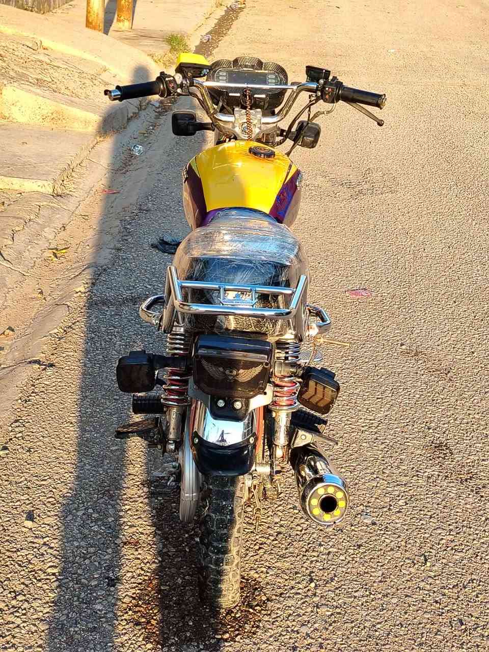 السلام عليكم 
تايكر موديل ٢٤ دراجة كامله مكمله مابيه نقص أوراق كامله سعر ٦٠٠ بيه مجال مكان بعقوبه منطقة شفته استفسار  ***********
