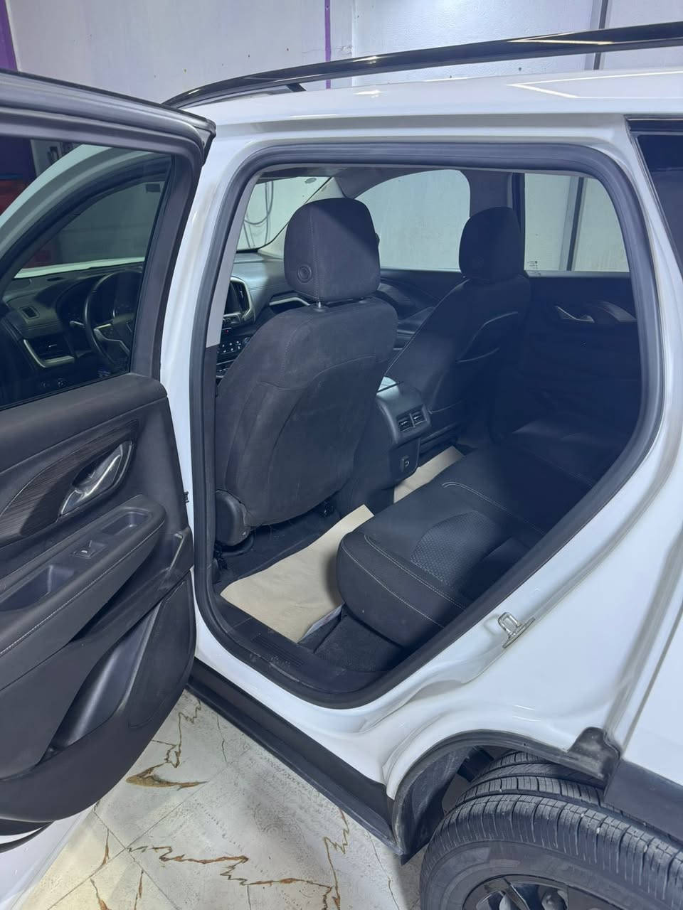 الاسلام عليكم جمسي تيران مديل 2024 السيارة جديده بمعنه الكلمه السيارة تقرير مياه امطار  ماشيه 3 ألف تعمل وتسير من امريكه العنوان بصره  ***********
