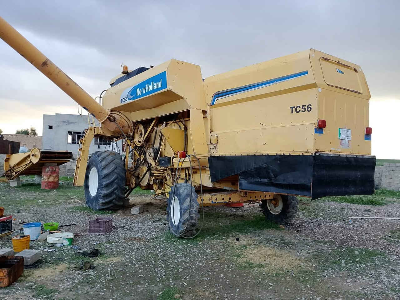 اسلام عليكم
الحاصده نيوهولند خمسة بلم طبله 17 
موديل 99
رقم واسط 
معمر معمل جديد
العنوان صلاح الدين الشرقاط 
للإستفسار على 
***********
***********
