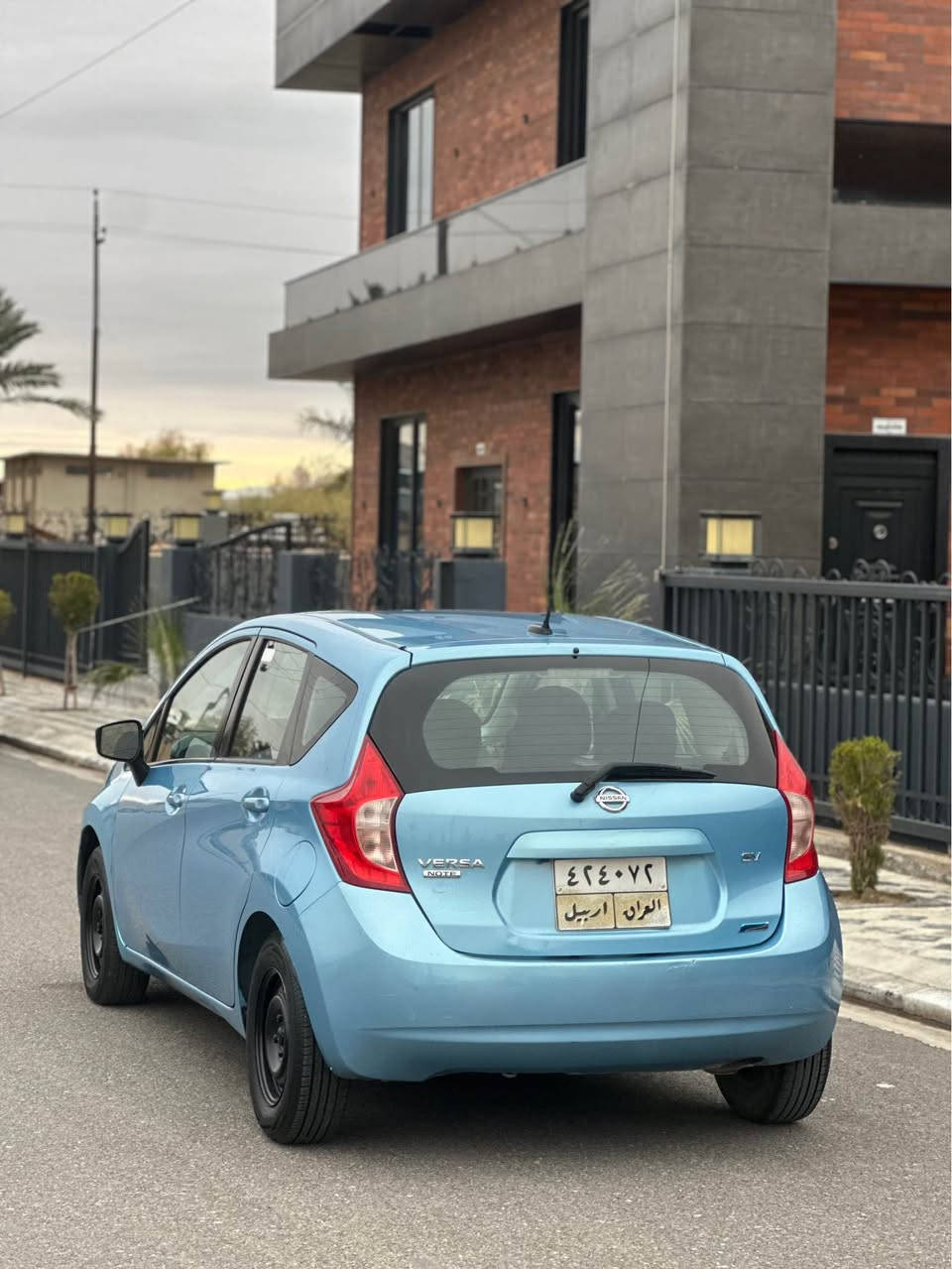 Versa note sv 2015
سةيارةكة جايزة سةنةوى وهةزةى نوية
دوو بارجةى بوياخة جةمبييكى خفيفى بئشى هةية ارباكى نةتةقيوة كيرومةكينةى بةشةرت
سعرى89ورقةو كةميك مجال
عنوان اربيل
☎️  *********** أربيل, العراق
