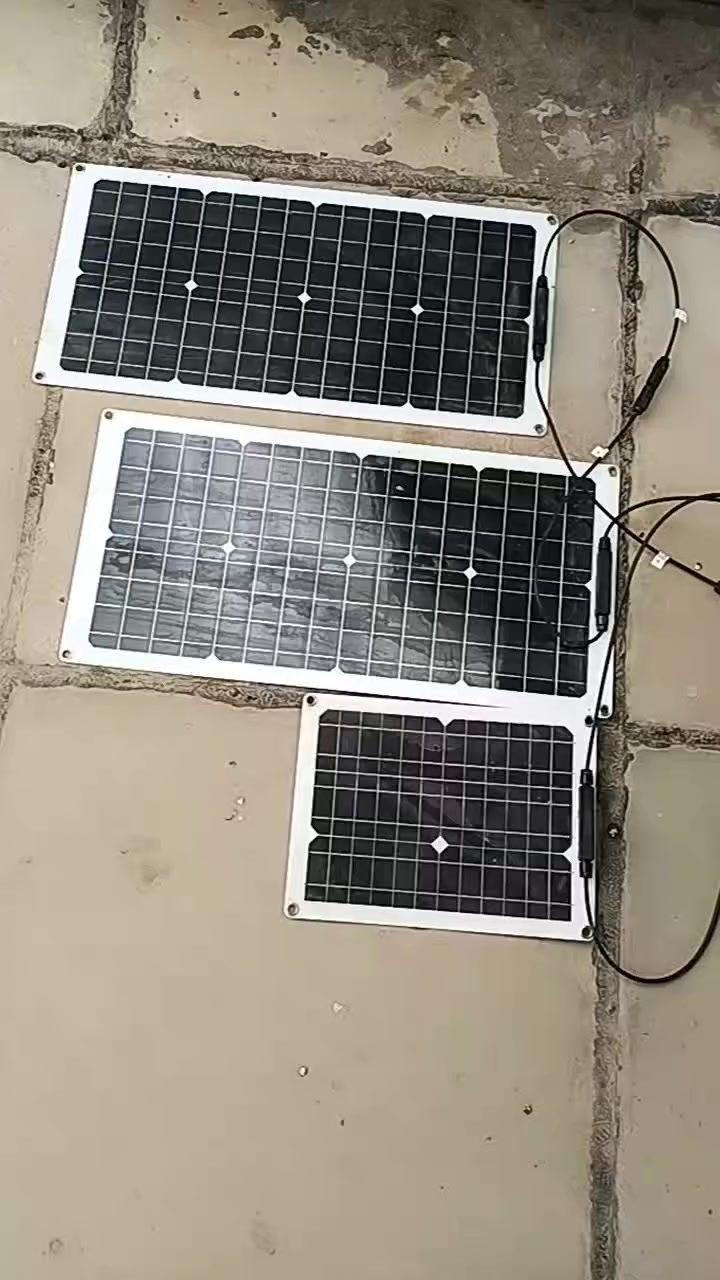 السلام عليكم منظومه صغيرة للبيع
يتكون من لوحين اكبار 70*35عدد2
ولوح صغير 40*35
ماعرف كم واط
منظم شحن +انفيرتر 4000واط+بطارية شبة منتهيه
السعر 110الف


**إذا كنت صاحب هذا الإعلان وتريد حذفه لأي سبب، رجاءا أرسل رسالة إلى الدعم الفني**