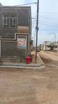 بيت 100متر مربع ركن طابقين الطابق الأول غرفة وصالة وبراني وصحيات والطا...