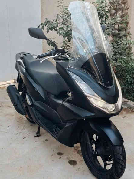 سلام عليكم دراجة pcx جيل رابع مديل 2021 الدراجة بحالت الوكاله مكفوله كفالة من المحرك وكشر اي نقص ما بيهة موصفات بصمة ومفتاح طوارئ وحساس ازدحام وستان حساس وجهاز إنذار مكاني ميسان السعر 21 ورقة وبيهة مجال الرقم ***********

