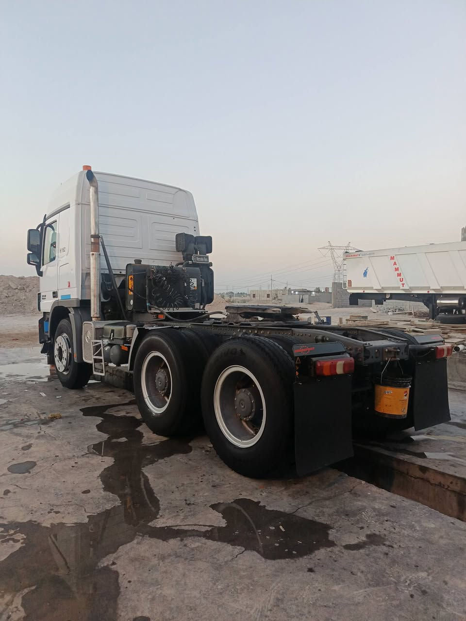 السلام عليكم
اكتروز فحل 2005 مكينه 8 كير كهربائي 
بس الشراي يتصل ***********
