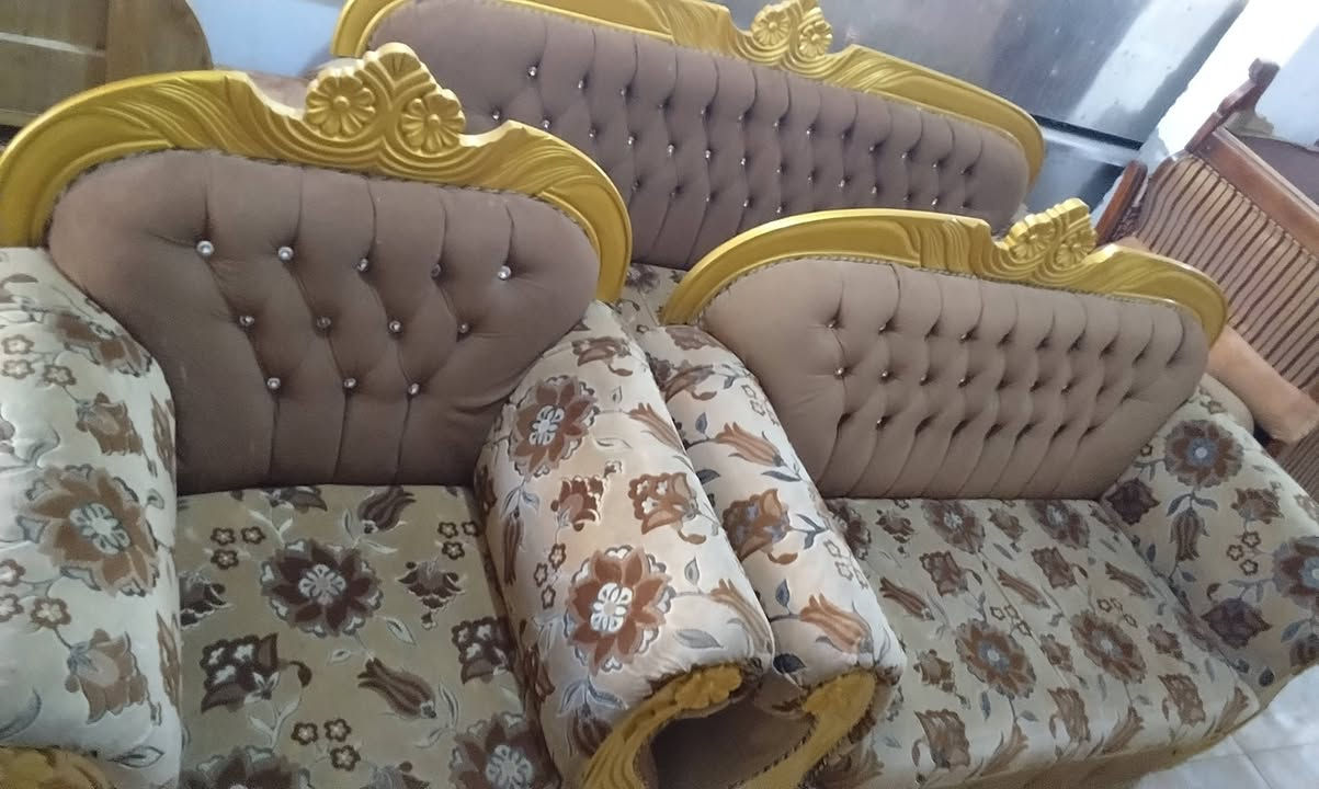 سلام عليكم تخم تسكام 7 نفرات كلش نضيف السعر 160 العنوان البوبيات اسواق برتقاله البزل ن ***********
