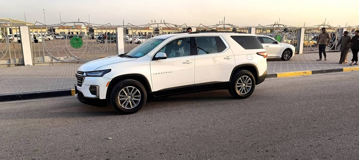 من رخصت مدير الكروب المحترم سلام عليكم اخوان ترافرس موديل 22  شاشه كبيره كشن كهرباء صندوك كهرباء كشن منفصل باسمي مكاني البصره الكرمه سياره جاهزه من كل النواحي أن اشاء الله مغلف ارضيه سعر 260 وبيه مجال ***********
