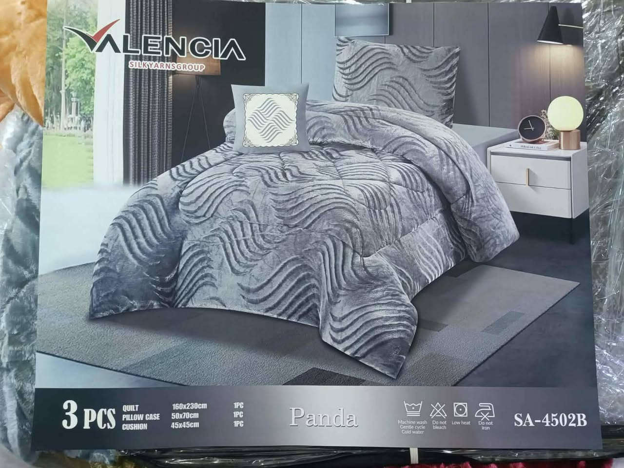 لحاف قديفه نفر وجهين مخدة وجه كوشه
الظهر فرو متوفر توصيل كافه العراق ❤️❤️


**إذا كنت صاحب هذا الإعلان وتريد حذفه لأي سبب، رجاءا أرسل رسالة إلى الدعم الفني**