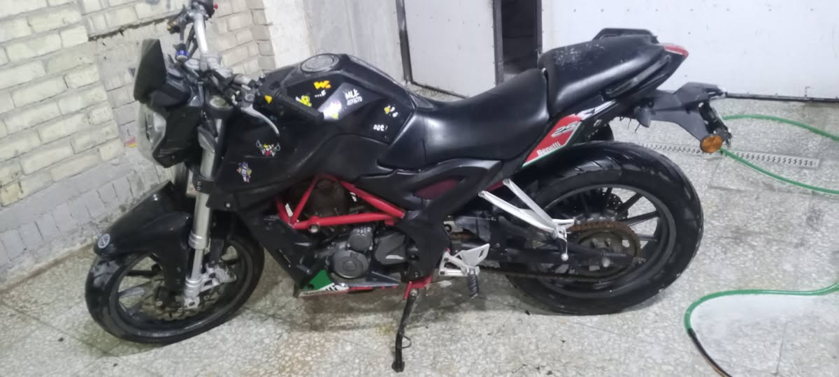 للبيع بنلي سعرها 2250 رقم وسنويه مكان بغداد بلديات ***********
