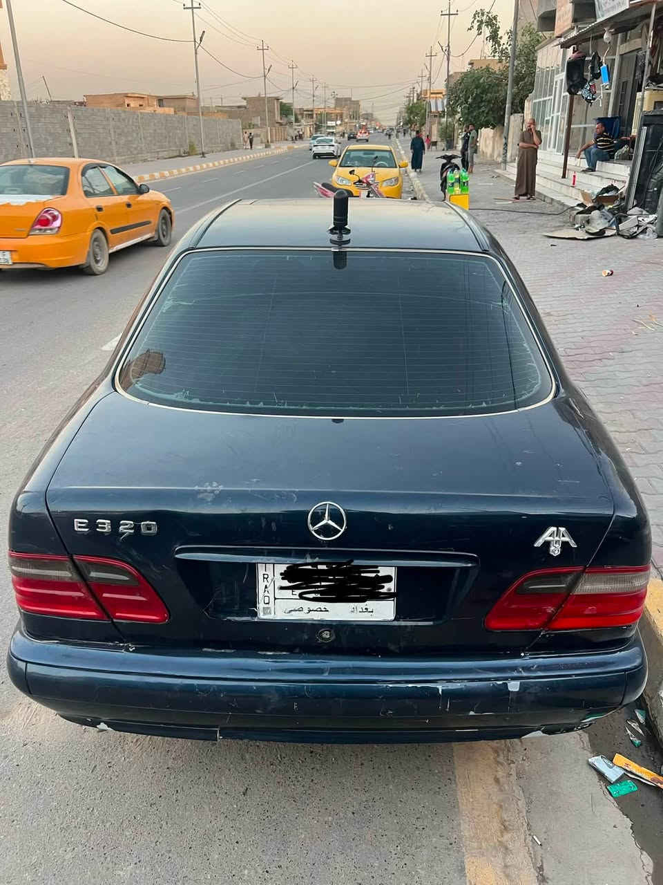 للبيع او مراوس حسب القناعة
مرسيدس ام عيون موديل 96  
محرك بلادي خراطيم 
بدي مكفول من الضربه 
بيها شويه نواقص يرادلها ترتيب 
رقم بغداد تحويل مباشر 
مكاني فلوجه 
سعر 65 
***********
