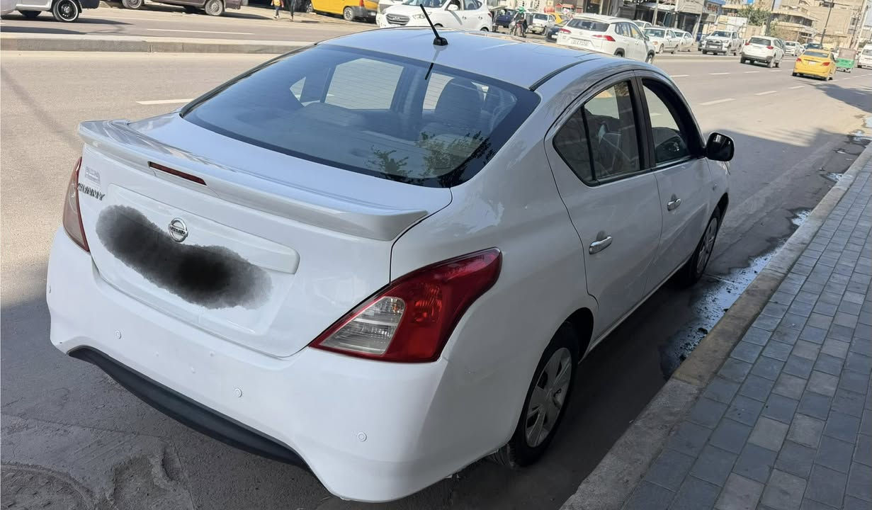 السلام عليكم سني موديل 2018 رقم بغداد الجديد باآسمي سنويه جديده هزه جديده تخم تاير جديد حداديه جديده تخبل ماشيه 90 كير محرك كفاله تبريد ثلج مكفوله من الصبغ والتبديل بيه فقط بارد مكانين زغار بلعافيه تصير من قسمته الف دينار متصرف عليها السعر 100 وبيه مجال للشراي مكاني بغداد للتواصل 
‭0771 422 3270‬
