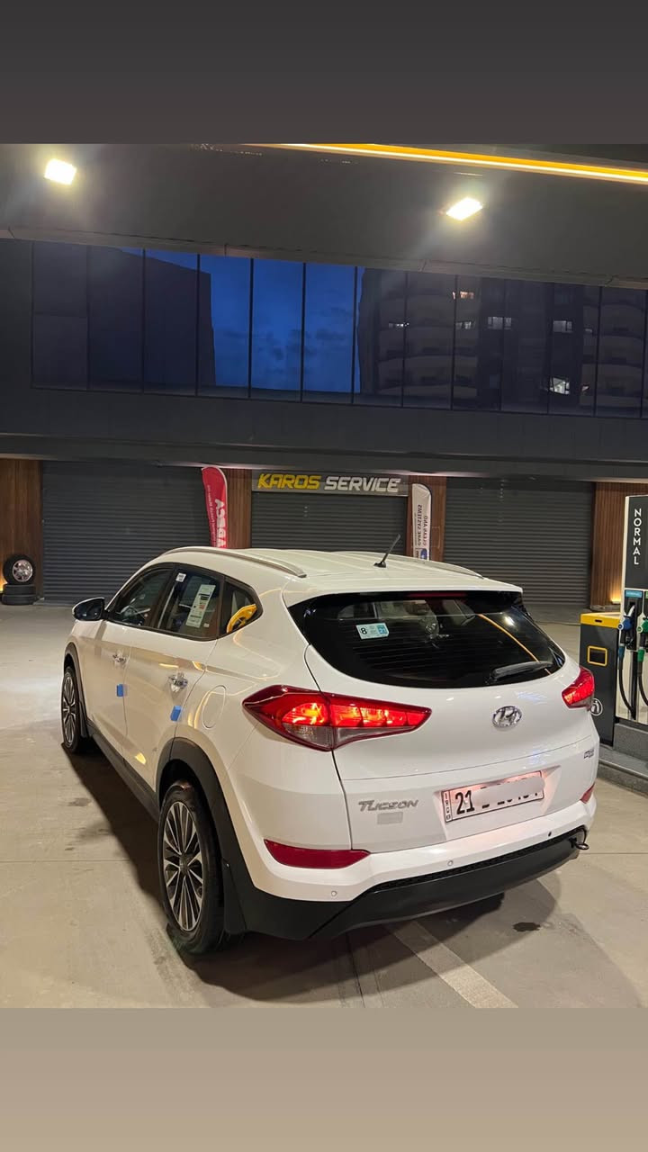 ‏Hyundai tucson 2018 
 🔹خليجى 📦
🔹مواصفات کۆری (ڤۆلیۆم سەر سوکان ، دەسک ستیل ، ئاوێنە ئیشارەت ، کامێرا حاسە ، کامێرا …….
🔹بێ بۆیاخ بێ سارد  
🔹گير و مه كينه ى نه كراوه ته وه به شه رت 
🔹سه نه وى و ره قه مى تازه يه 
🔹سعرى 186$ معامه له 
🔹ژ.م *********** السليمانية, العراق
