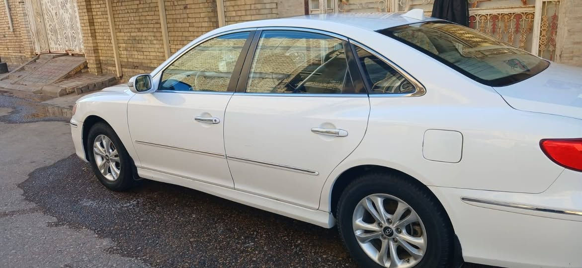 سلام عليكم ازيرا 2011.  3.  قطع صبغ  محرك 2700   جاهزه كير مكينه حداديه تبريد كله جديد  رقم بغداد انكليزي سنويه جديده السعر 120. العنوان ميسان للأتصال  ***********
