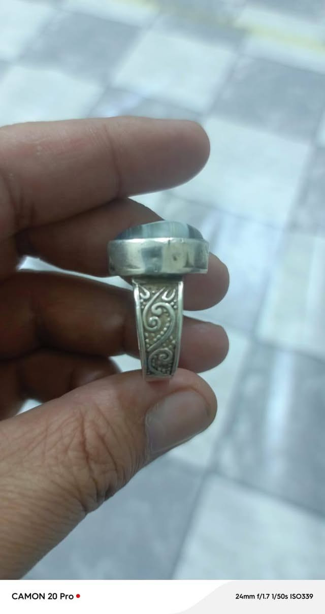شايف هيچ تحفه خطوط وعيون 
عندك شي مرتب للمراوس تعال


**إذا كنت صاحب هذا الإعلان وتريد حذفه لأي سبب، رجاءا أرسل رسالة إلى الدعم الفني**