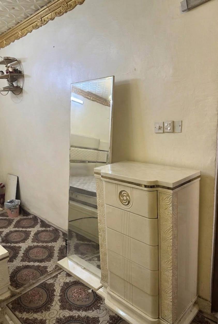 اغراض للبيع
غرفة تركي كبيرة 750
مكيف 250
ثريات 2 ب50

الشراي يتواصل ‭***********‬
