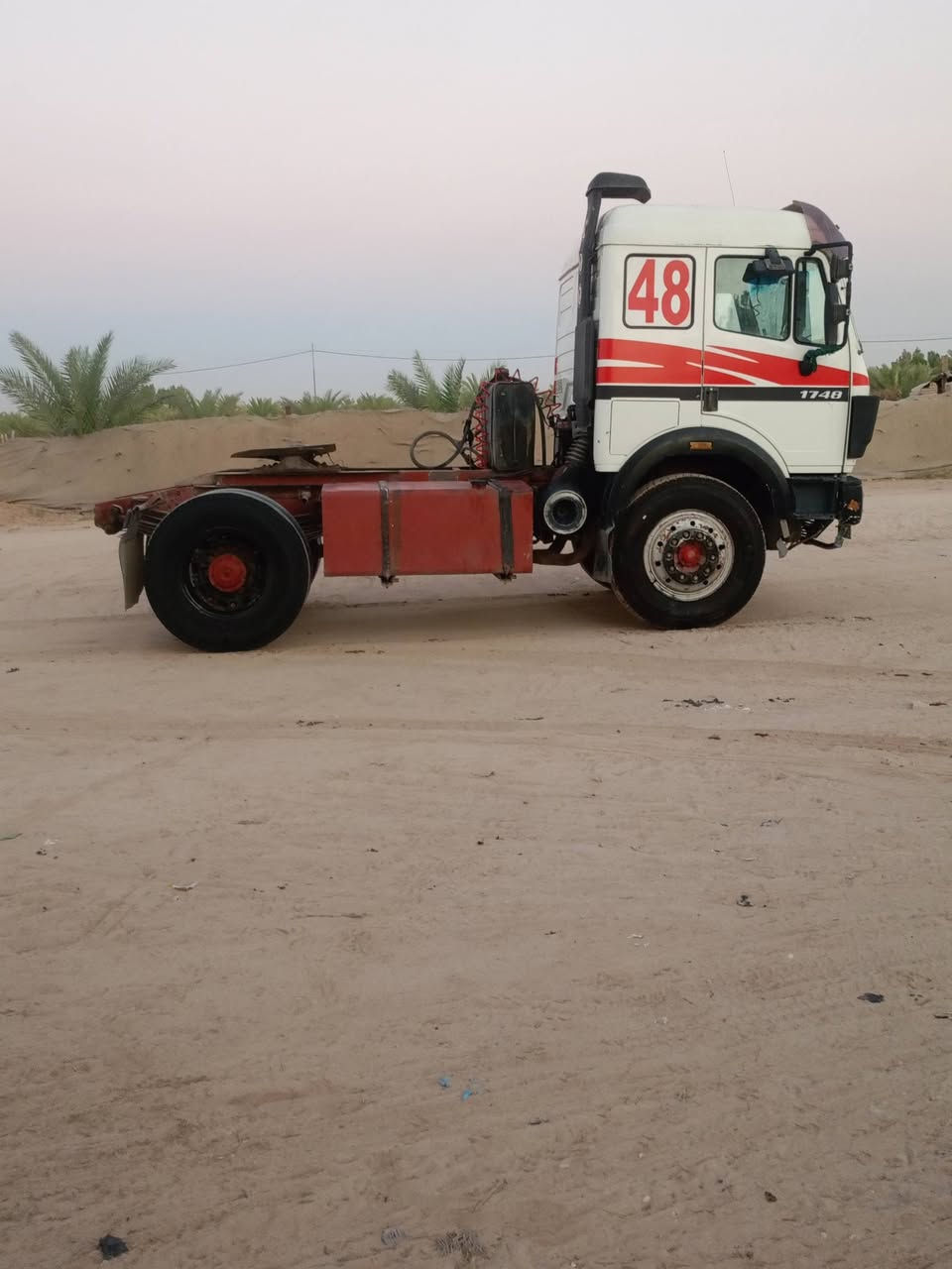 سلام عليكم البيع سيارة موديل 88 مكينه 38 كير 160 تخم تاير بسمي رقم انكليزي جاهزه العمل مكاني نجف هاذا رقمي ***********
