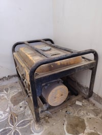 مولده ١٢ امبير محرك جديد بيها وشغاله وصوتها ناعم كلش للبيع سعرها ٨٠ وب...