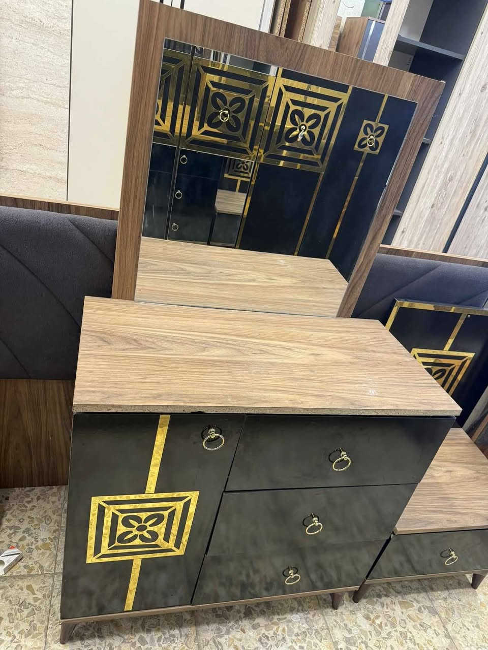 عروووض اليوم فقط سعر مناسب مع شد ونقل داخل بغداد مجاني محافظات بكروه لحكووو🤩***********
