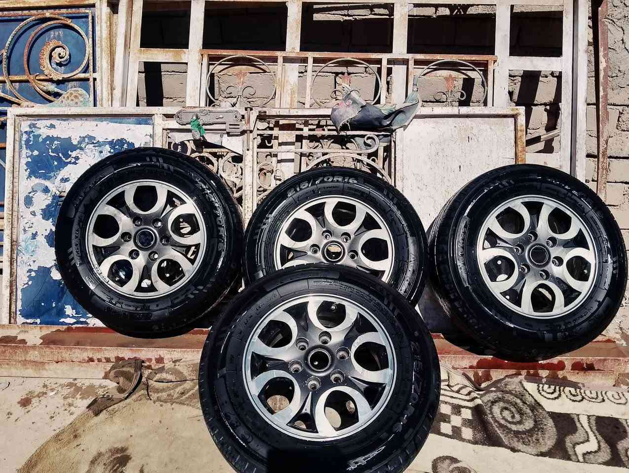 سلام عليكم يولد ويل ستاركس جديد للبيع وتخم  هيلوو تاير نص عمر للبيع وياهن السعر 150 رقمي اتصل***********مكاني الناصريه الفهود
