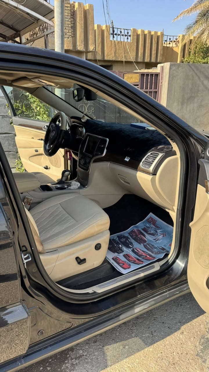 السلام عليكم جيب 2016 وارد امريكي  سعرها 218 صوره الحادث مرفقه كير ومحرك ضمان صدر جديد وتايرات جديد  مكانيّ المقدادية ***********
