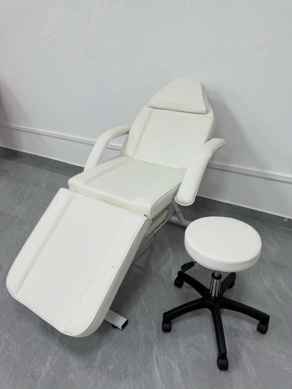 سديات طبية (فول متانة) 💪
مع ستول هدية 

لأصحاب العيادات ومراكز التجميل..
قوة تحمل: تصل إلى 200 كغم.
الألوان: أسود ⚫ | أبيض ⚪ | وردي 💗.

- الكمية محدودة
- توصيل لجميع محافظات العراق 🇮🇶
- للطلب مراسلة الصفحة او واتس آب   *********** أبو علي. 
- ***********.   حيدر. أ***********. عبدالله
