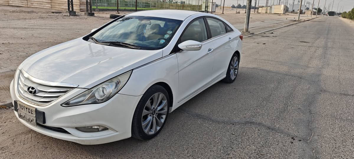 سوناتا 2010
خليجي دوش 
السيارة كفالة وخير من الله 
رقم اربيل 
السيارة جاهزة من كلشي فقط الكومبريسر مال التبريد عاطل 
رايدها 120 مجال بسيط جدا 
مكاني بصرة خور الزبير 
*********** الزبير, البصرة
