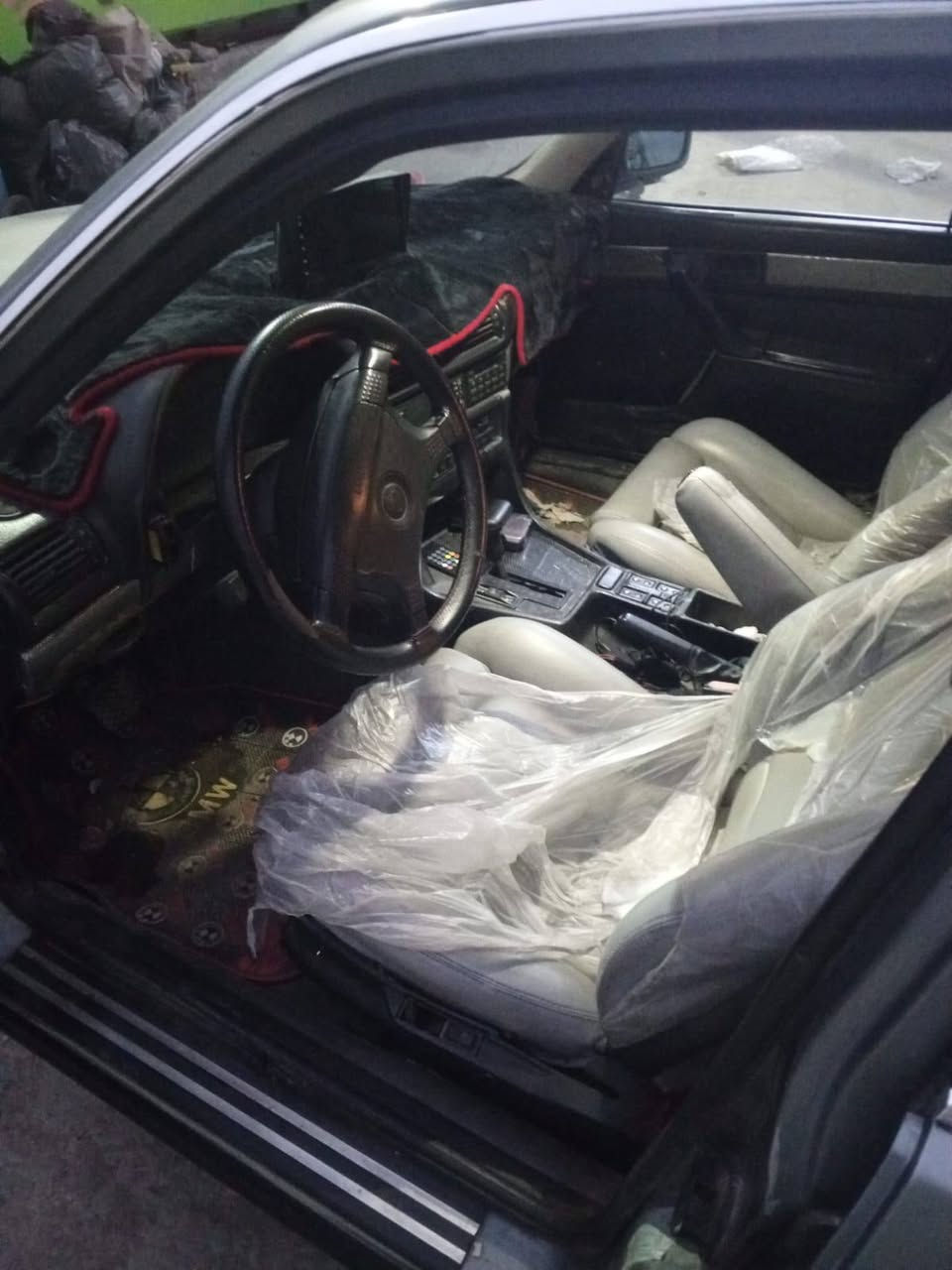 للبيع رقم موصل الشراي يتصل مكان السياره بغداد 
***********
