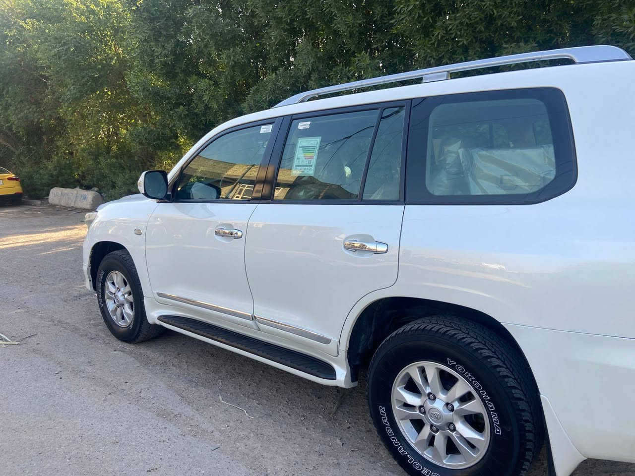 السلام عليكم لاندكروز موديل 9 مقفوله سياره بريميه ماشيه السياره 74 سبير ما نازل ا سياره جديده مكان السياره بحي العامل مراوس حسب القناعه.  ***********
