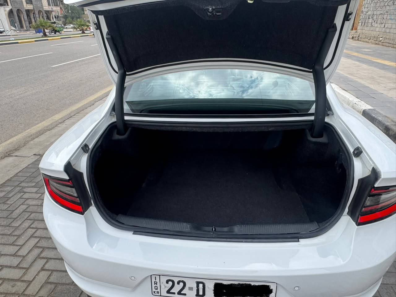 السلام عليكم 
للبيع جارجر  2018 مواصفات SXT رقم اربيل سنوية جديدة تنتهي 2029
كندية دخلت للعراق جاملغ خلفي كلير شرط بدون ضربة او معجون فقط كلير
سيارة جاهزة حدادة تبريد كير 
مكينه مامفتوحة عالبلاد 
ويل 18 طخم تاير جديد 
ماشية 107 ميل حقيقي 
السعر 230 ورقة
موجودة بالبصرة الحكيمية 
***********
