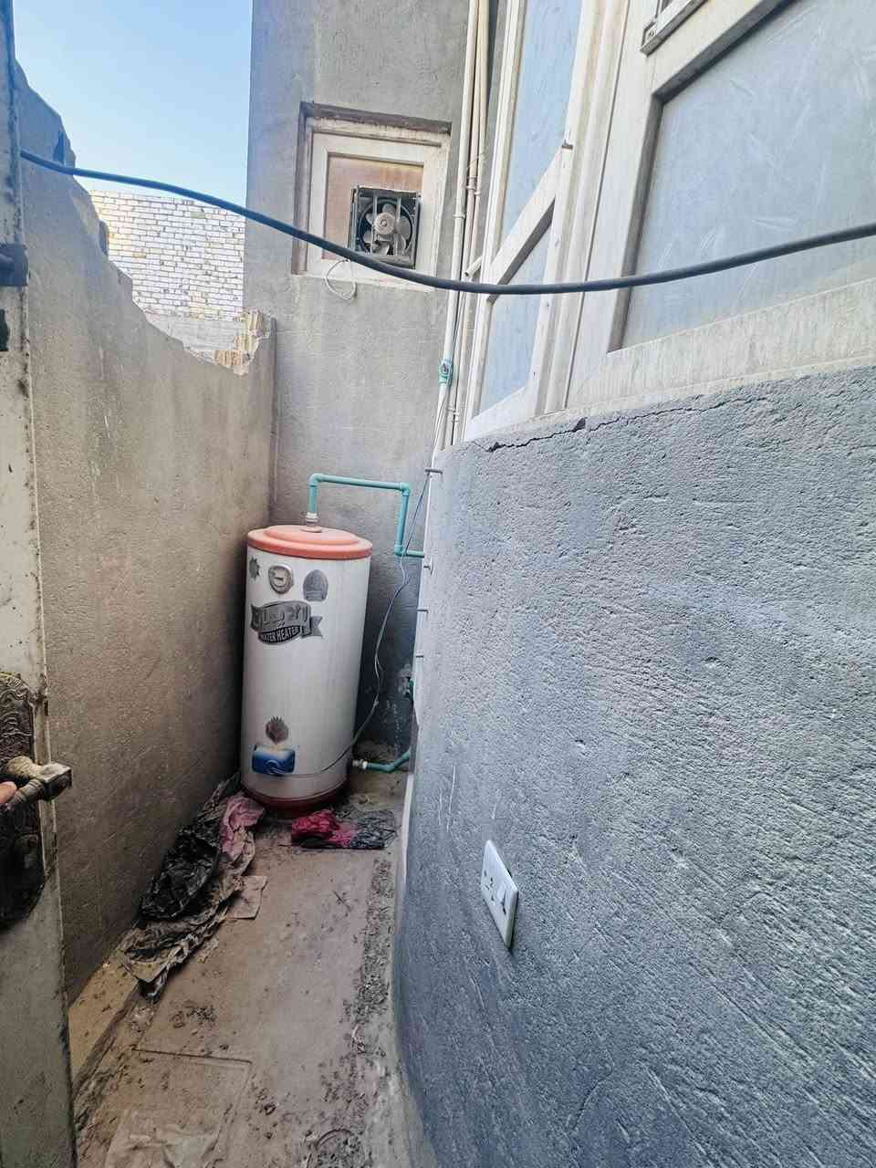 #دار_للإيجـــــــار 

فـــــي نـــادر الاولــى الخدمي 

طـــــابـــق واحــــد
يحتوي على 
غـــرفة نـــوم وصاله وكليدور ومطلخ ومجمع صحيات 

مبلغ الايجار : 450 الف 
________________________

للاستفسار على باقي  التفاصيل 
لطفاً الرجاء الاتصـــال او مرآسلتنا على الواتساب ⤵️
🔻🔻
سيد رائد    
📞0️⃣7️⃣8️⃣3️⃣1️⃣1️⃣7️⃣1️⃣7️⃣4️⃣1️⃣
سيد حسين
📞0️⃣7️⃣8️⃣7️⃣2️⃣5️⃣7️⃣4️⃣7️⃣3️⃣3️⃣

              او وآتســــــاب📲

المكـــــتب ☎️ 
***********
***********
‎‏‎     🧱#مكتب_عقارات_سيد_رائد🧱

               🏗️ #مــوقع_المكتب🏗️
📍{بابل/الحله شارع نادر الرئيسي مقابل  شارع الطب العدلي بالقرب من اسواق الجمل }

_______________________
#تنوية / لمن يرغب عرض عقاره فـــي صفحتنا يرجى الاتصال بنا 
_______________________
أنتبــه🔻🔻
‎🔳#الصفحه_الرسميه_للمكتب_فقط✅

#عقارات_الحله  
 #بيع_وشراء     
#عقارات #بغدادالعراق #الحله         #مشاهيرفيسبوك
 #مكتب_عقارات_سيد_رائد 
#الاول  #في_بابل
