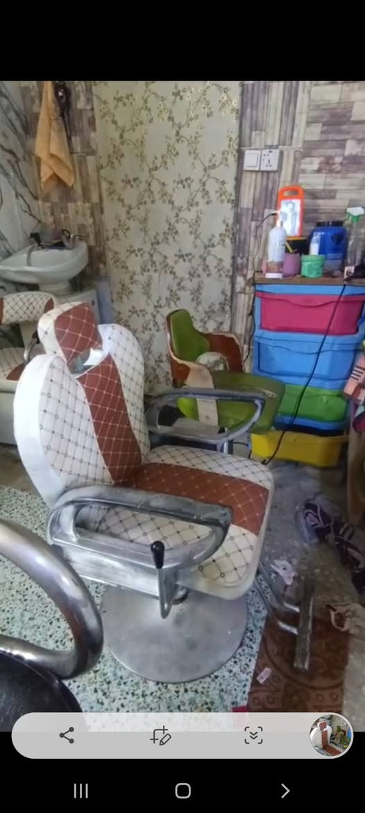 غراض مرتبه ونضيفه كراسي كولهن شغالات وسعار حلوه الشراي فقط يراسلني ***********
